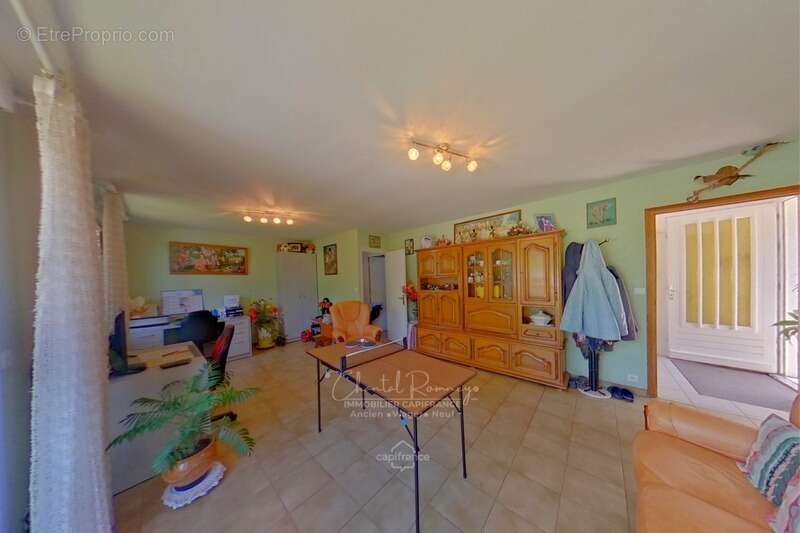 Maison à NAZELLES-NEGRON