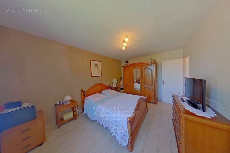 Maison à NAZELLES-NEGRON