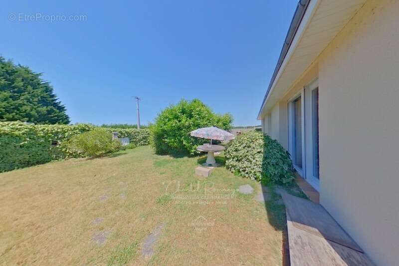 Maison à NAZELLES-NEGRON