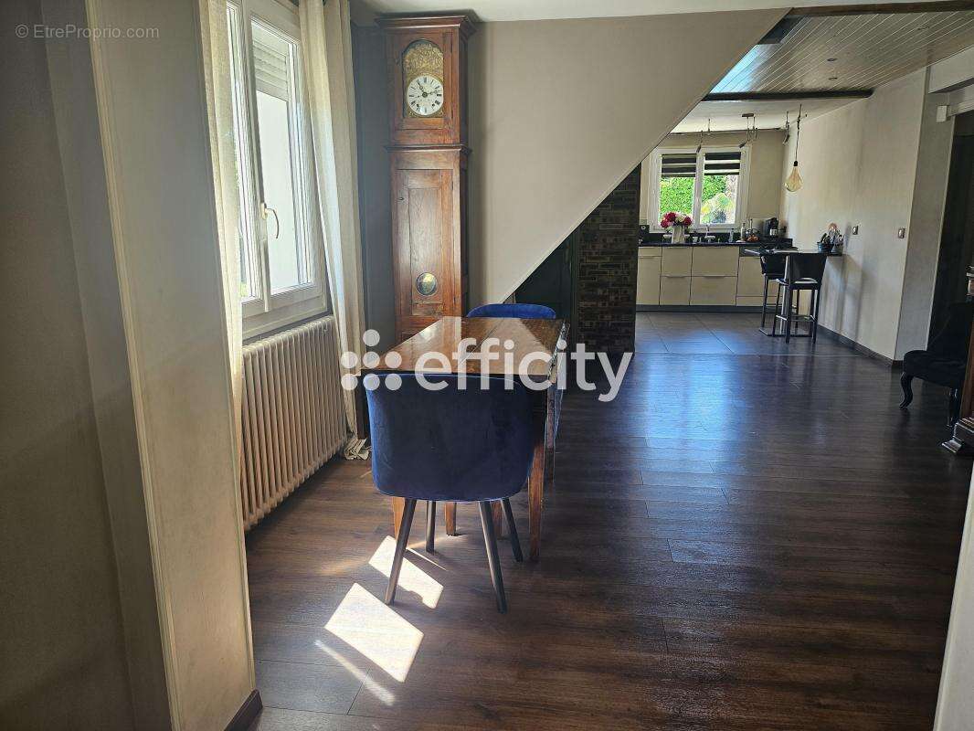 Maison à DECINES-CHARPIEU