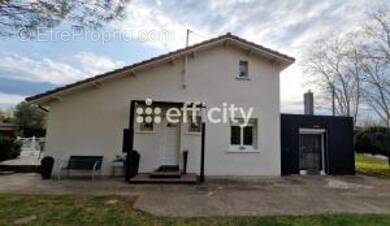 Maison à DECINES-CHARPIEU