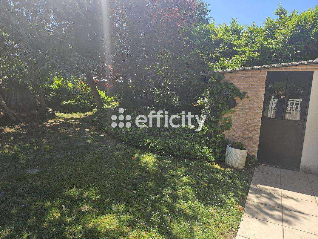 Maison à DECINES-CHARPIEU