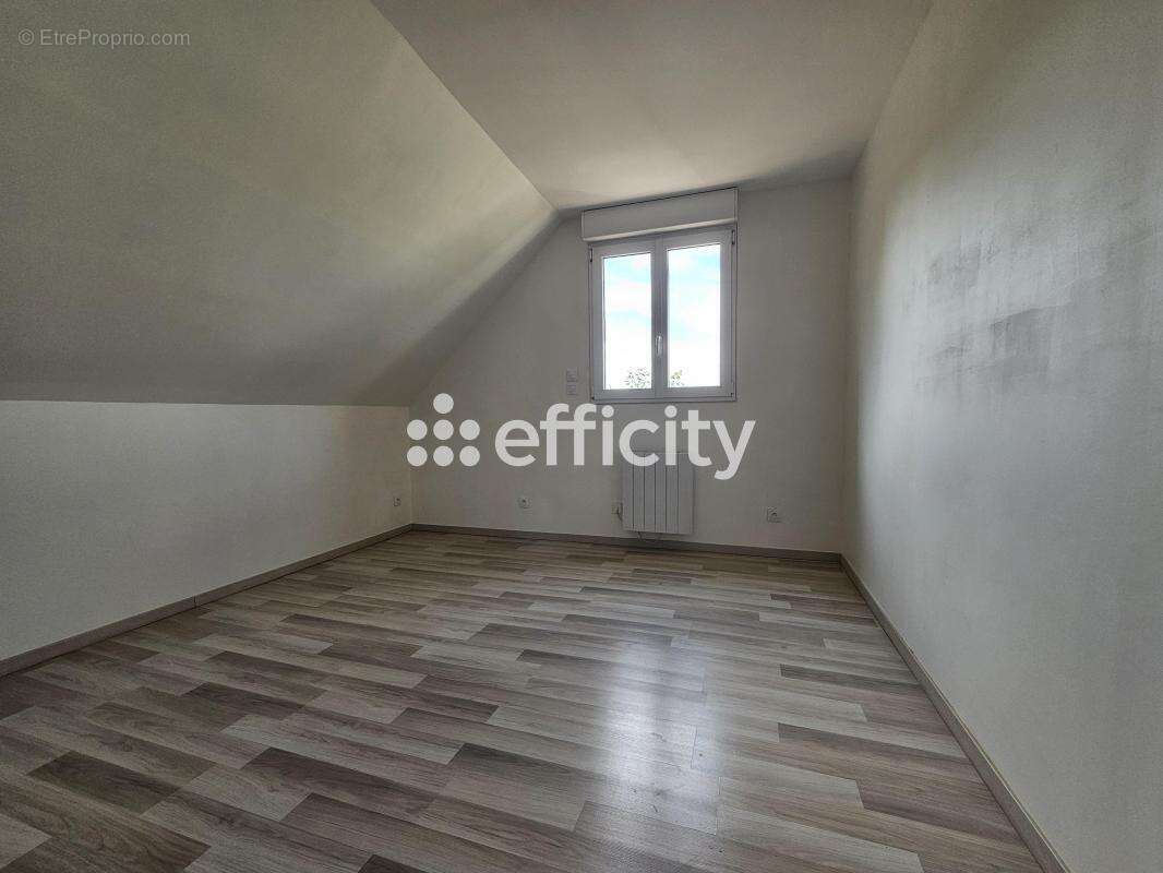 Maison à RESSONS-SUR-MATZ