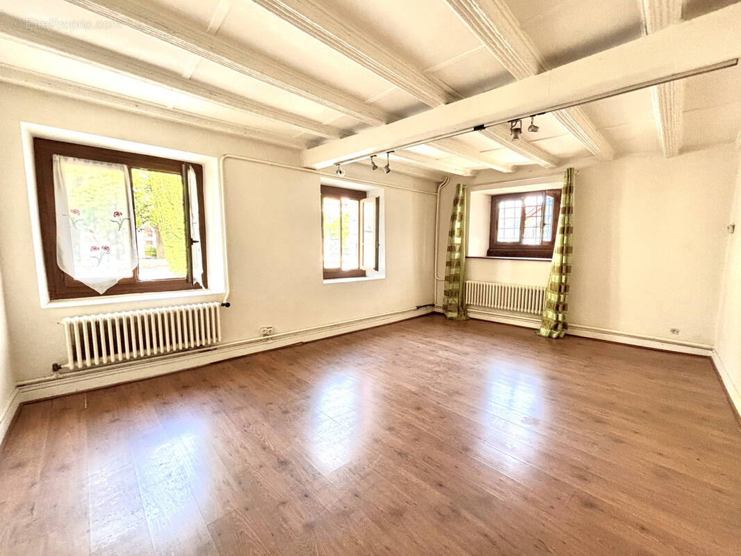 Maison à VILLE-LA-GRAND