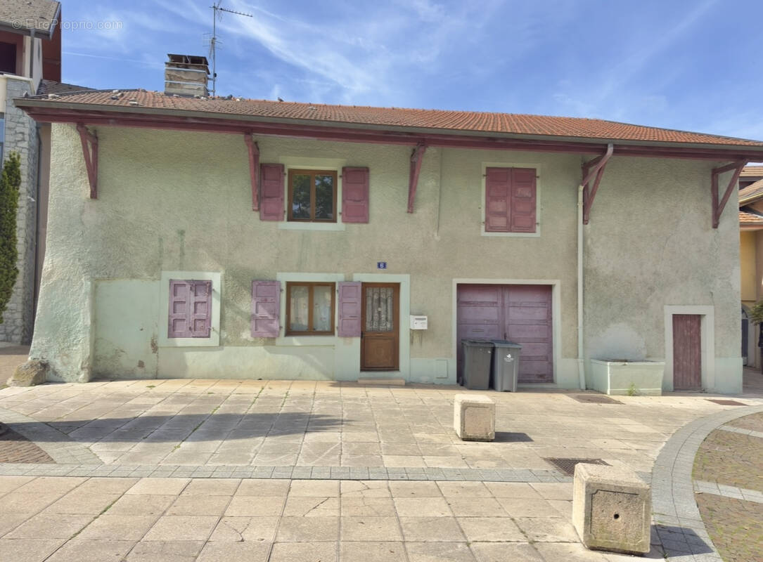 Maison à VILLE-LA-GRAND