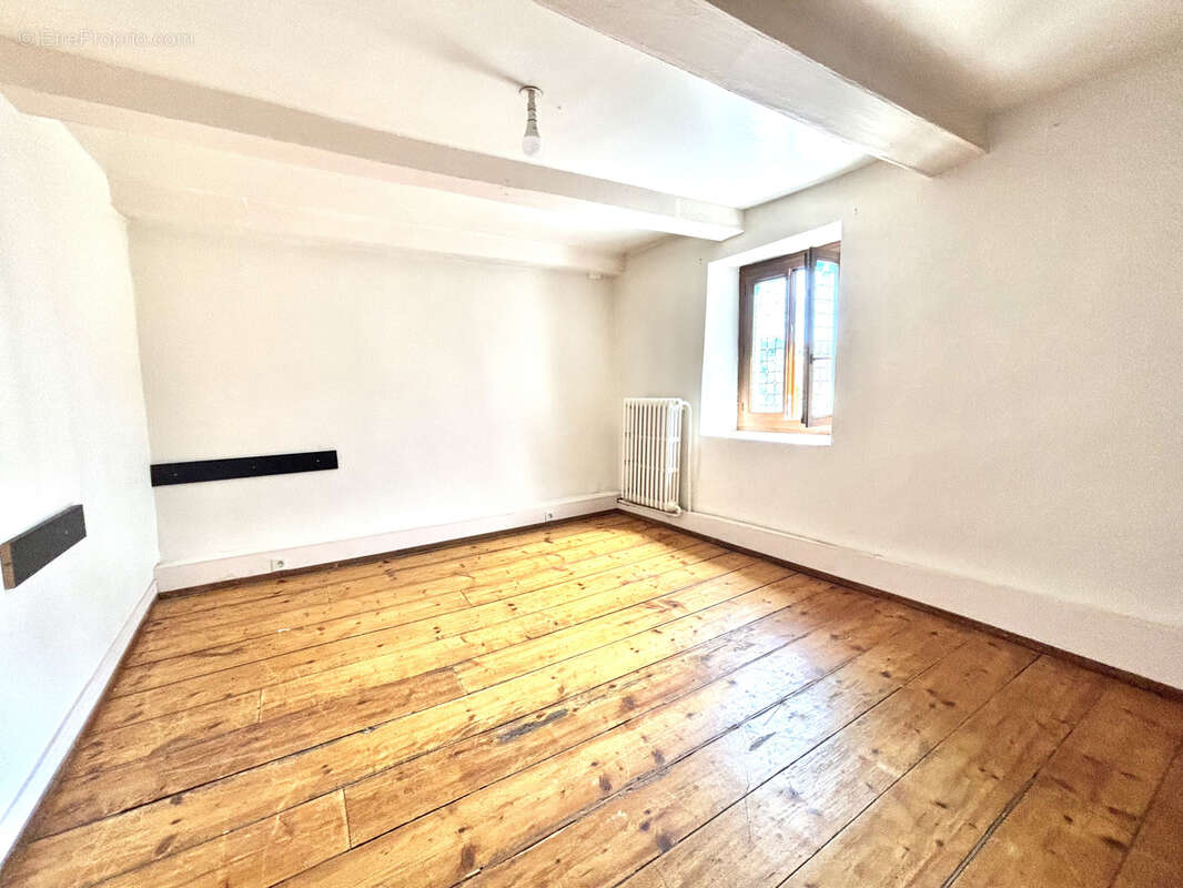 Maison à VILLE-LA-GRAND