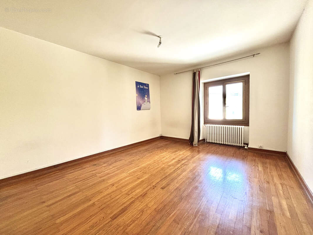 Maison à VILLE-LA-GRAND