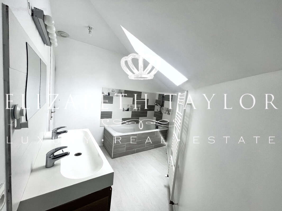 Maison à L&#039;ETANG-LA-VILLE