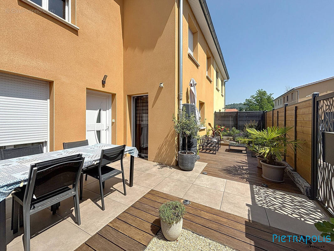 Appartement à OINGT