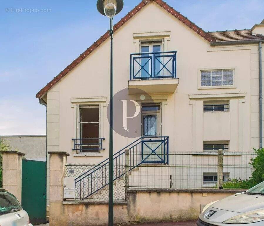 Maison à LE PLESSIS-ROBINSON