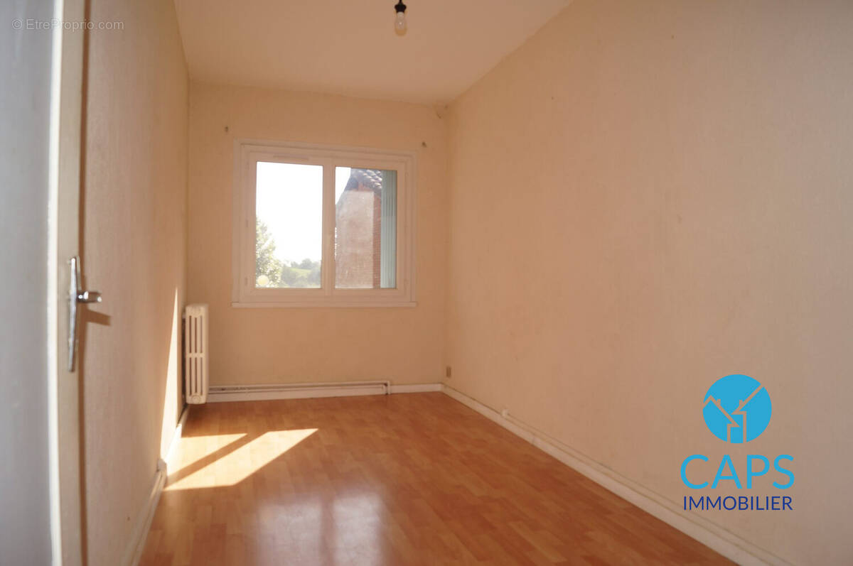 Chambre 1 er étage - Maison à BOURG-SAINT-BERNARD