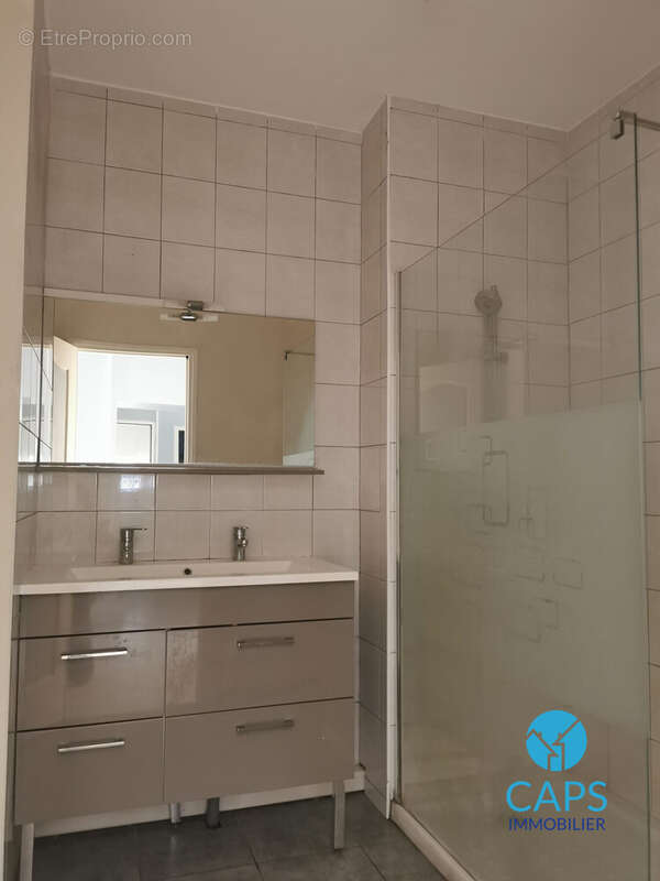 Salle d&#039;eau - Maison à BOURG-SAINT-BERNARD