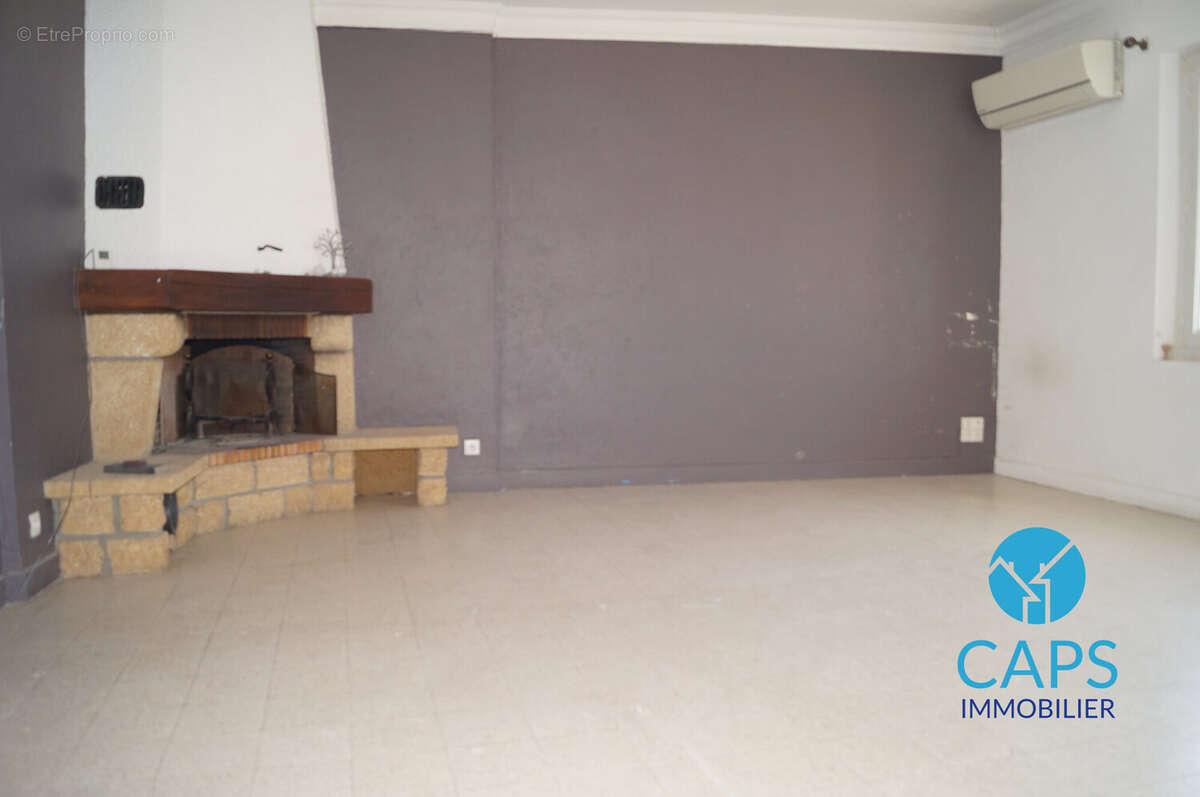 Salon appartement 1 er étage avant - Maison à BOURG-SAINT-BERNARD