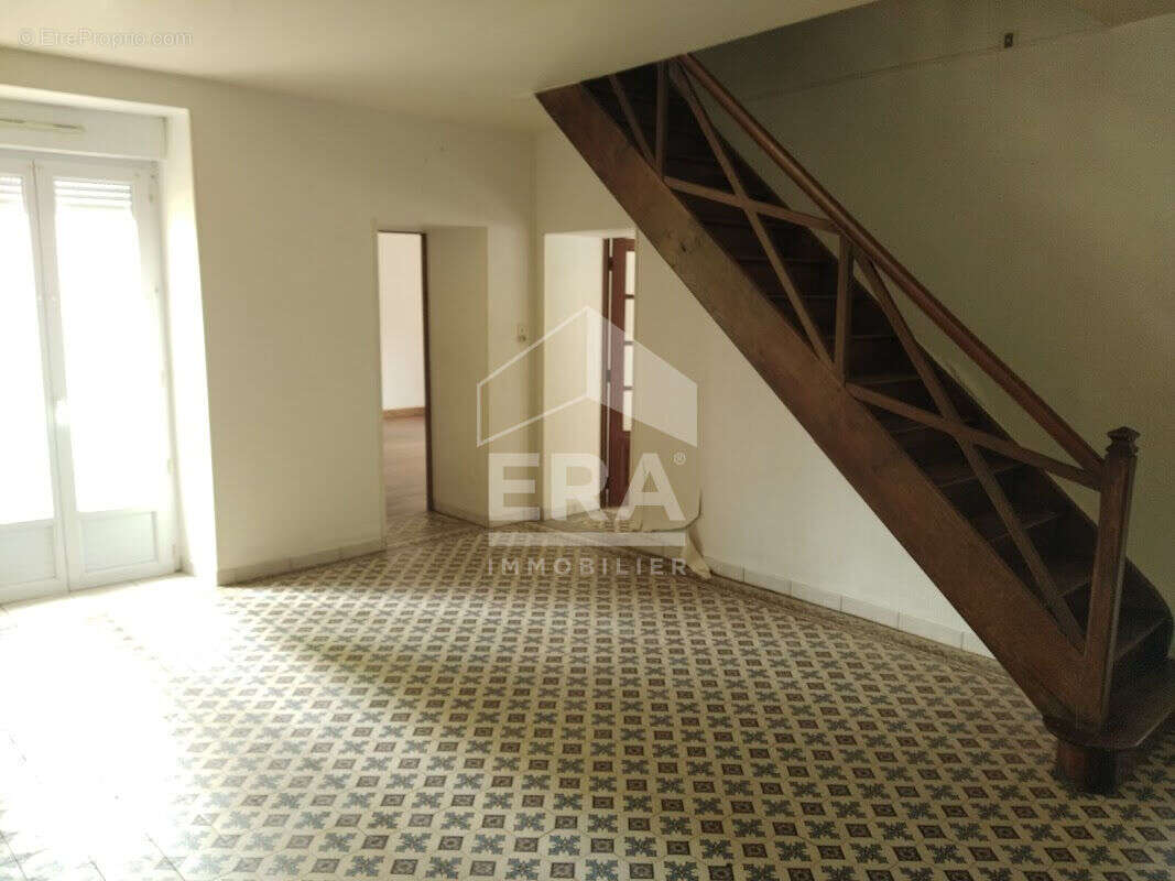 Maison à DOMMARTIN-AUX-BOIS