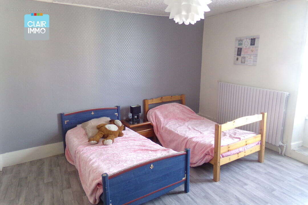 A SAINT-ALBAIN PROCHE MACON MAISON 5 PIECES DE 150 M2 SUR - Maison à SAINT-ALBAIN