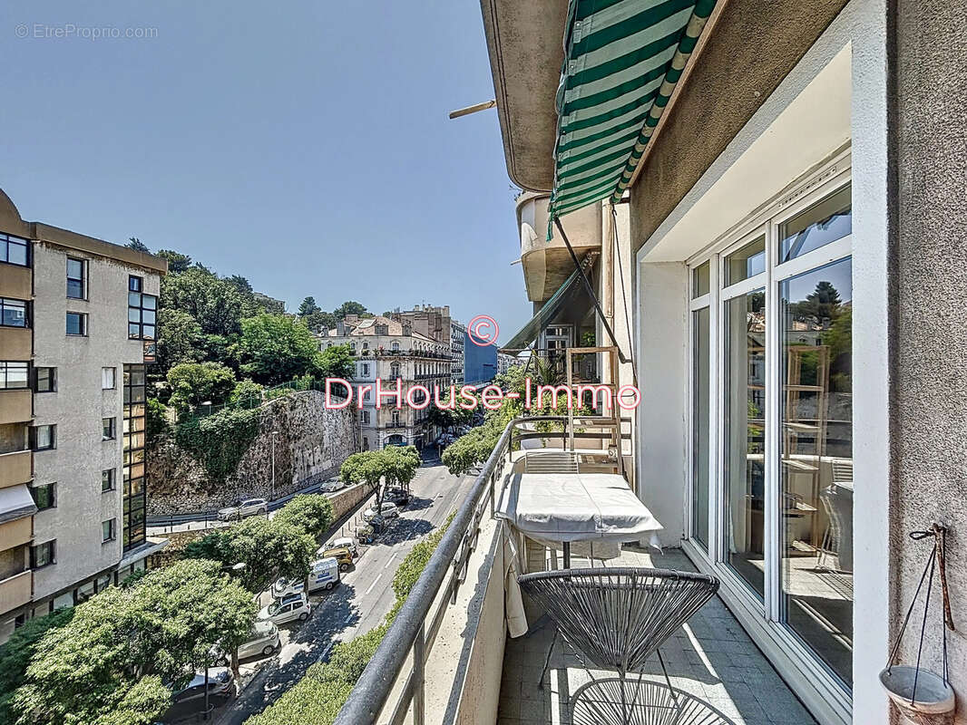 Appartement à MARSEILLE-7E