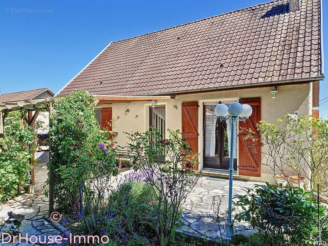 Maison à LE MESNIL-GUILLAUME