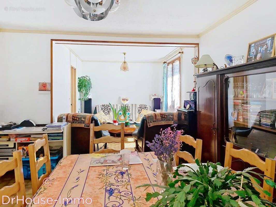 Maison à LE MESNIL-GUILLAUME