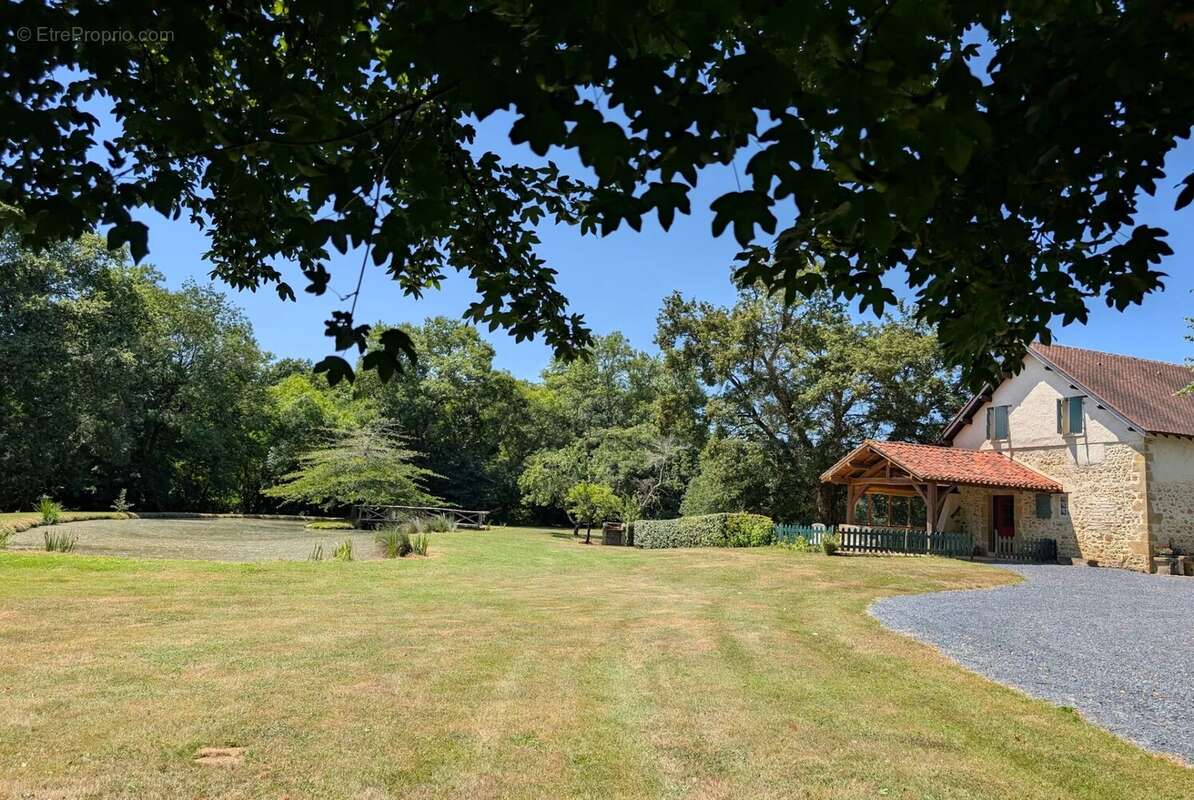 Maison à CROUSEILLES