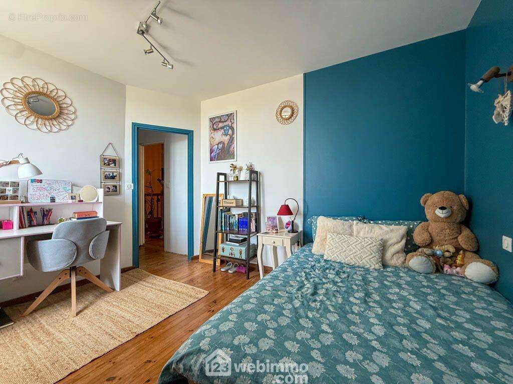 une seconde de 11 m² - Maison à POUZAUGES