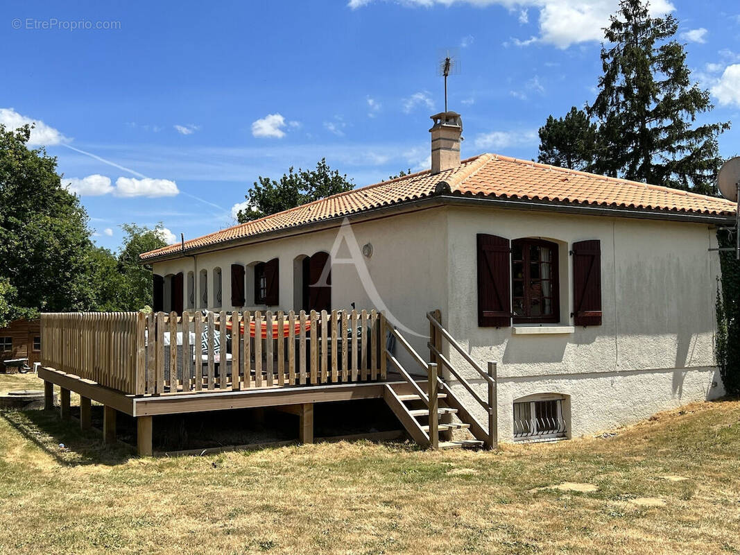 Maison à LA BOISSIERE-DES-LANDES