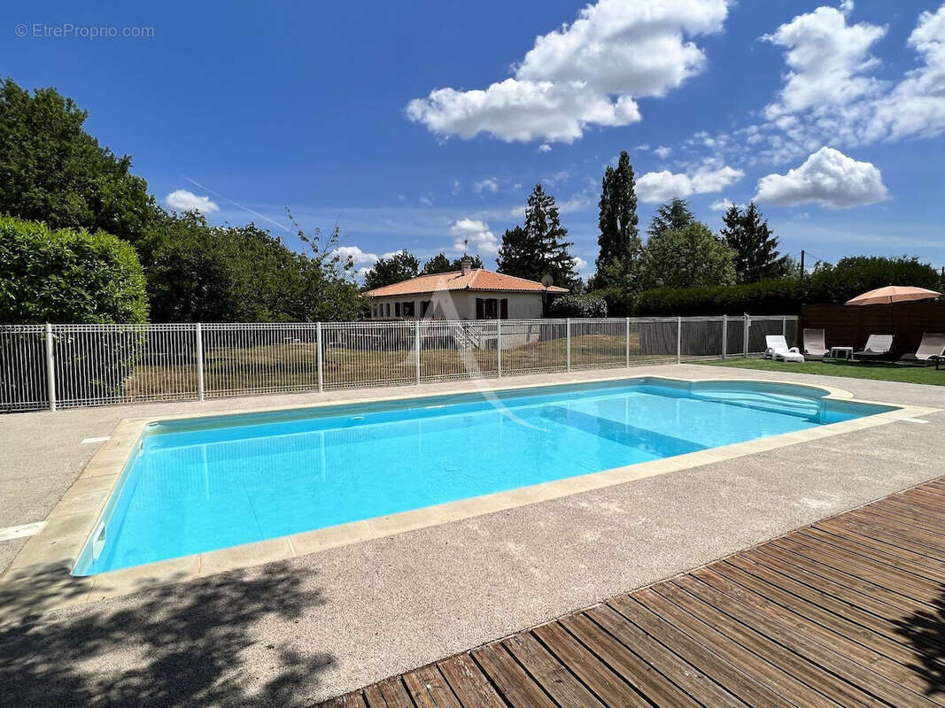 Maison à LA BOISSIERE-DES-LANDES
