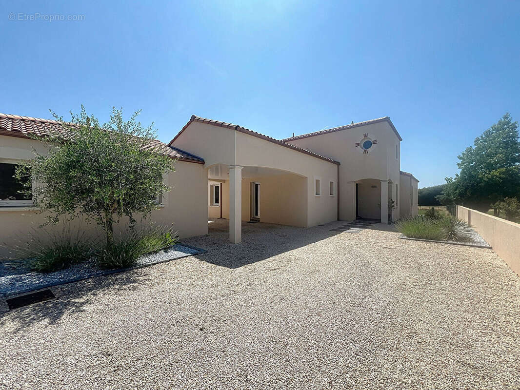 Maison à BELLEVILLE-SUR-VIE