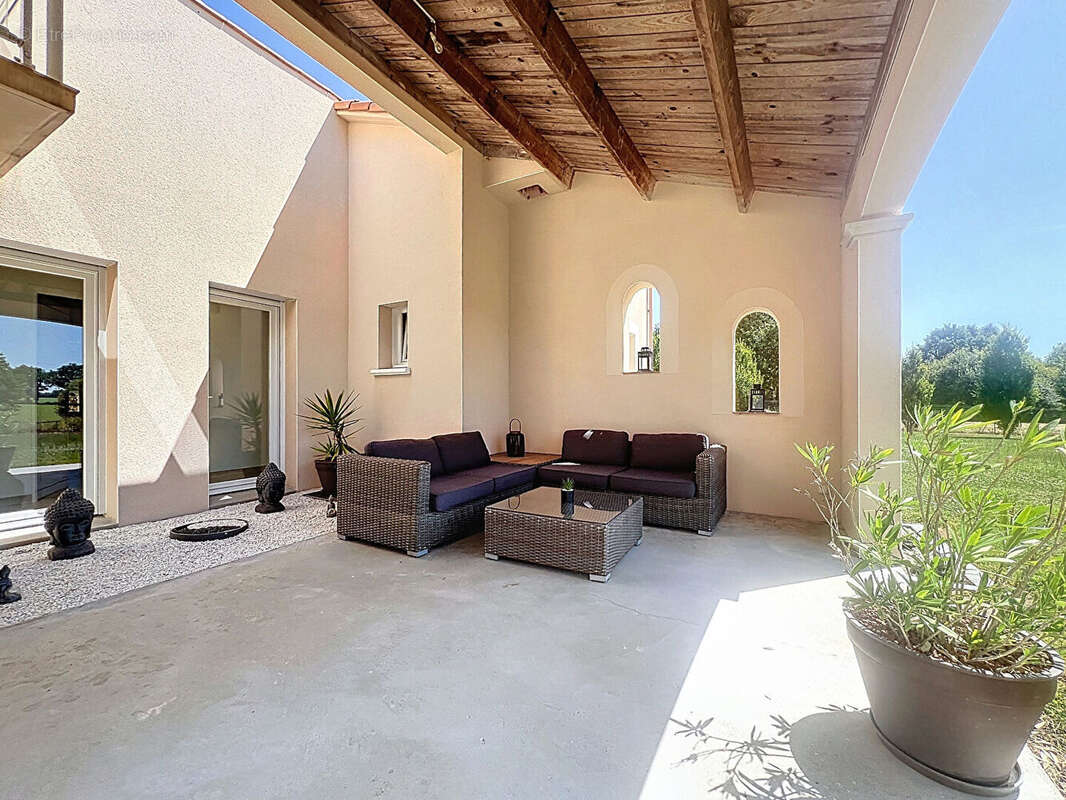 Maison à BELLEVILLE-SUR-VIE