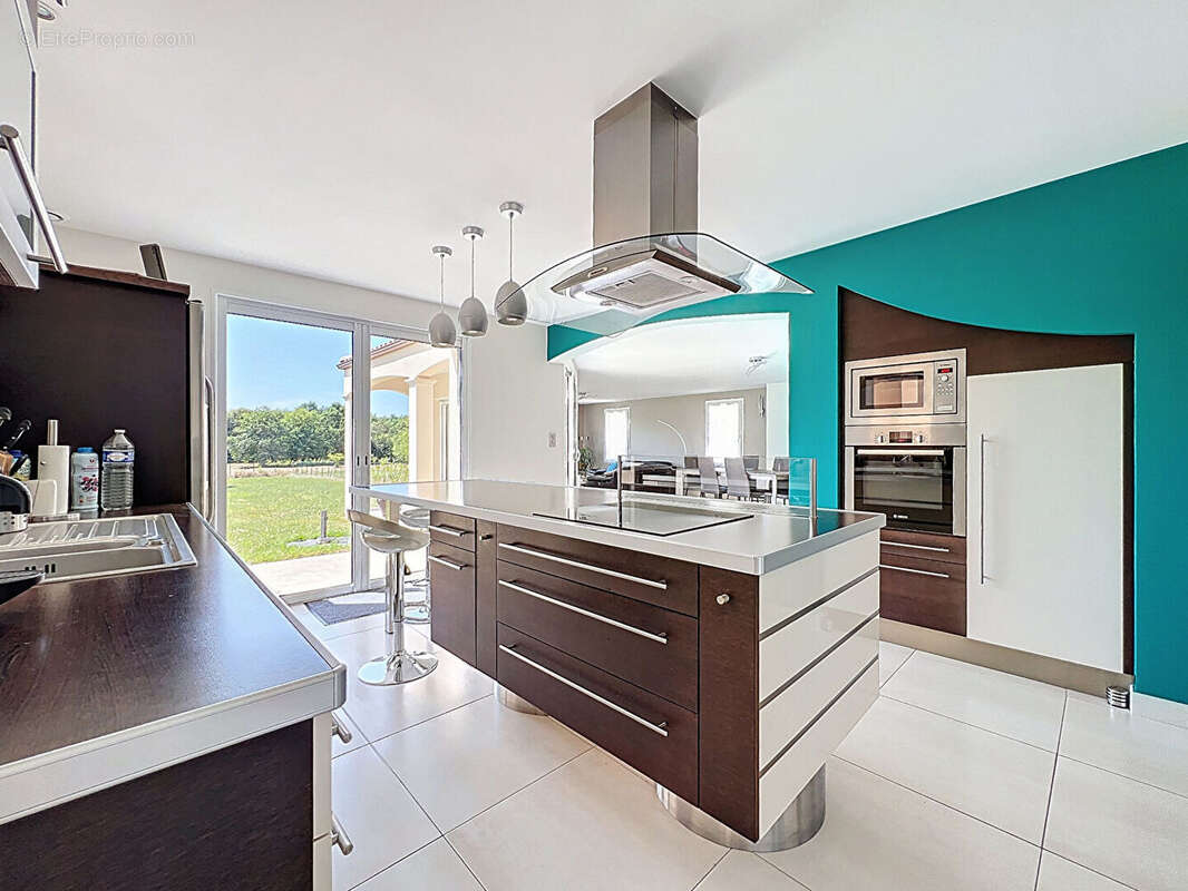 Maison à BELLEVILLE-SUR-VIE