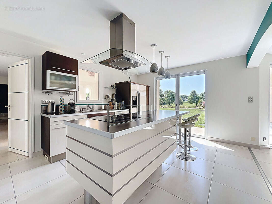 Maison à BELLEVILLE-SUR-VIE