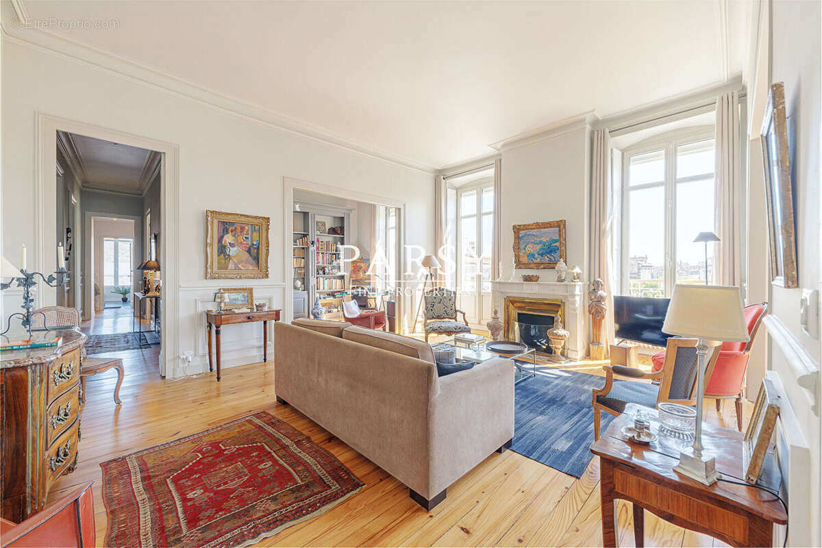 Appartement à BORDEAUX
