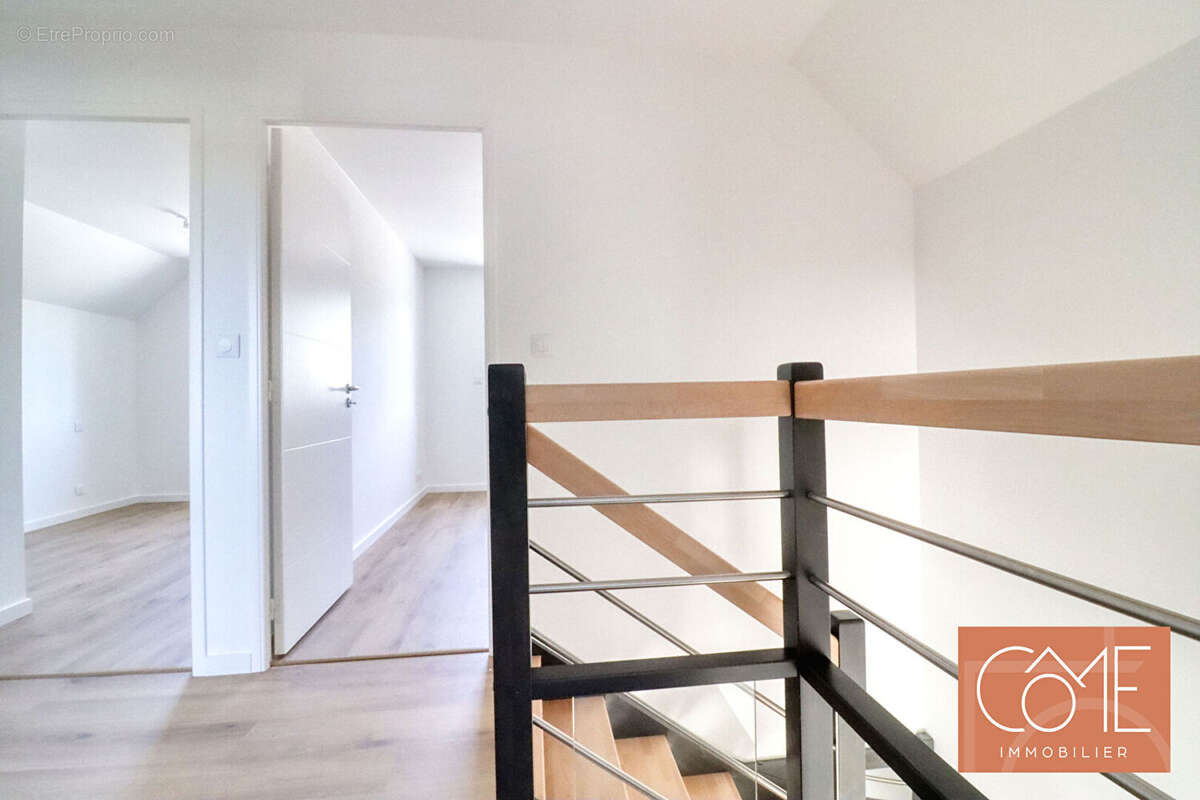 Maison à MONTREUIL-LE-GAST