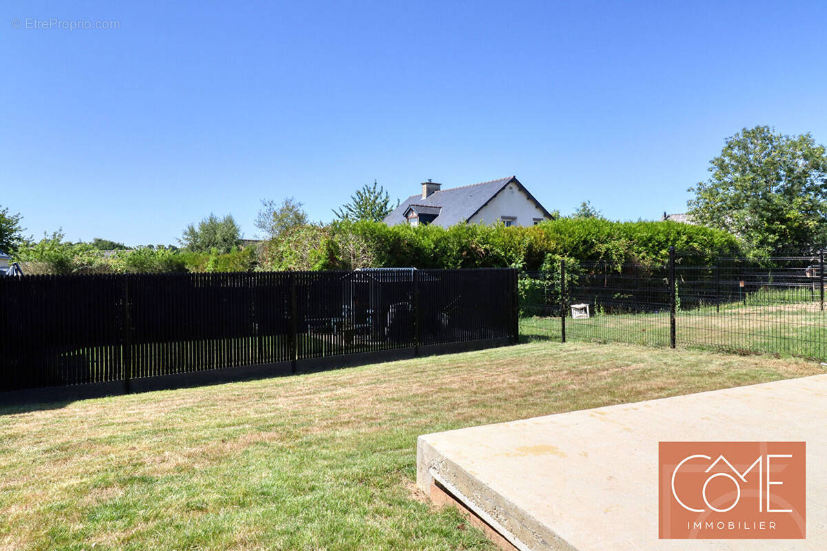 Maison à MONTREUIL-LE-GAST