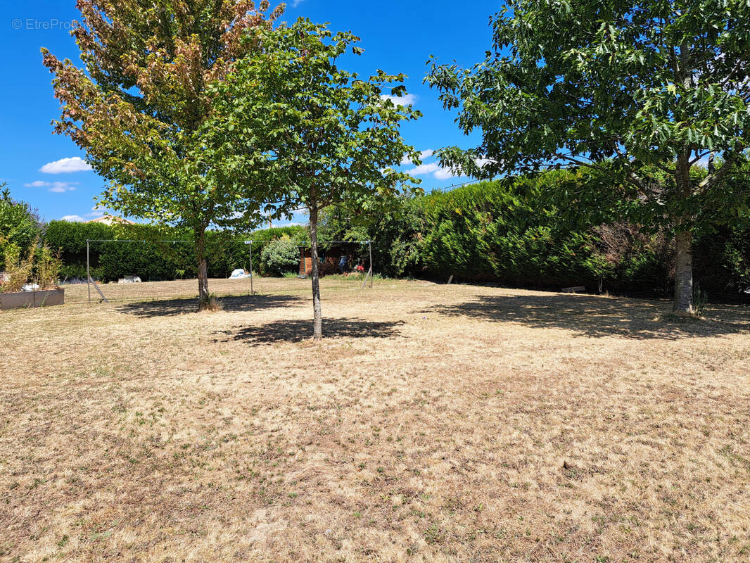 Terrain à BARBECHAT