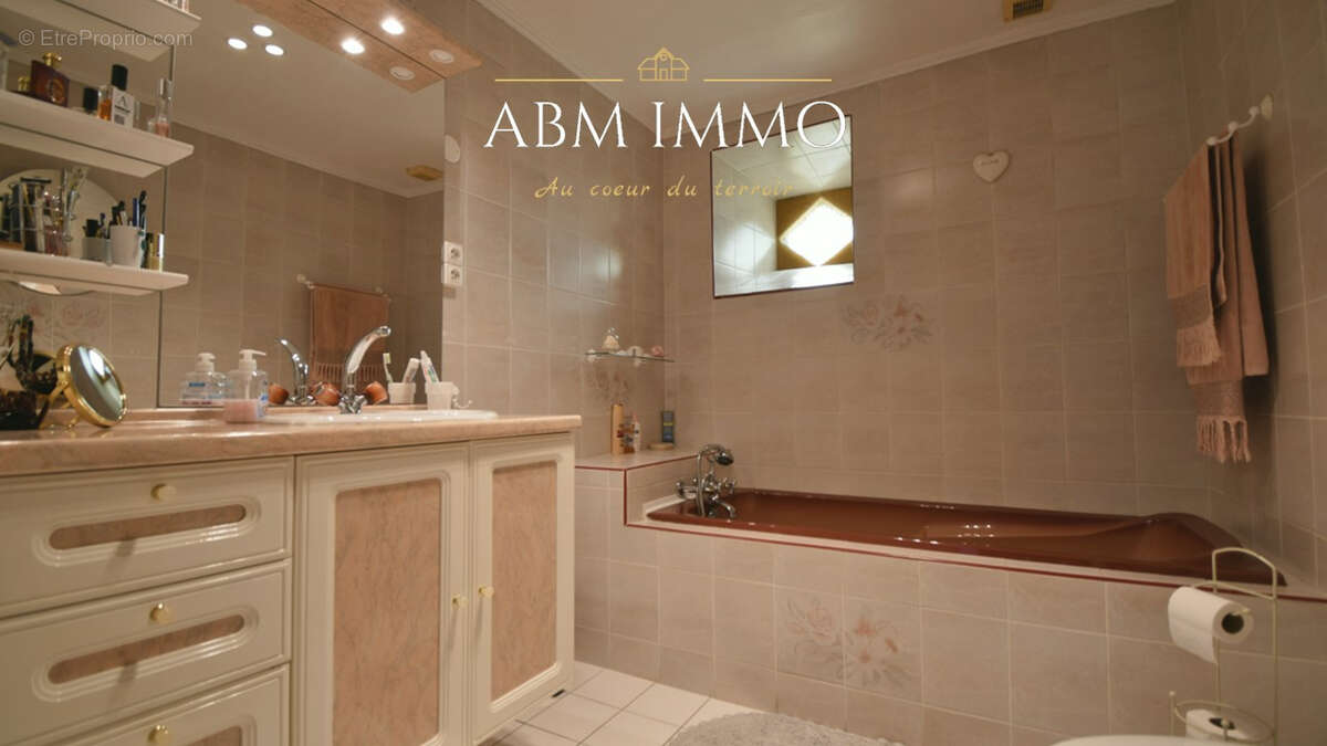 Maison à PESSAC-SUR-DORDOGNE