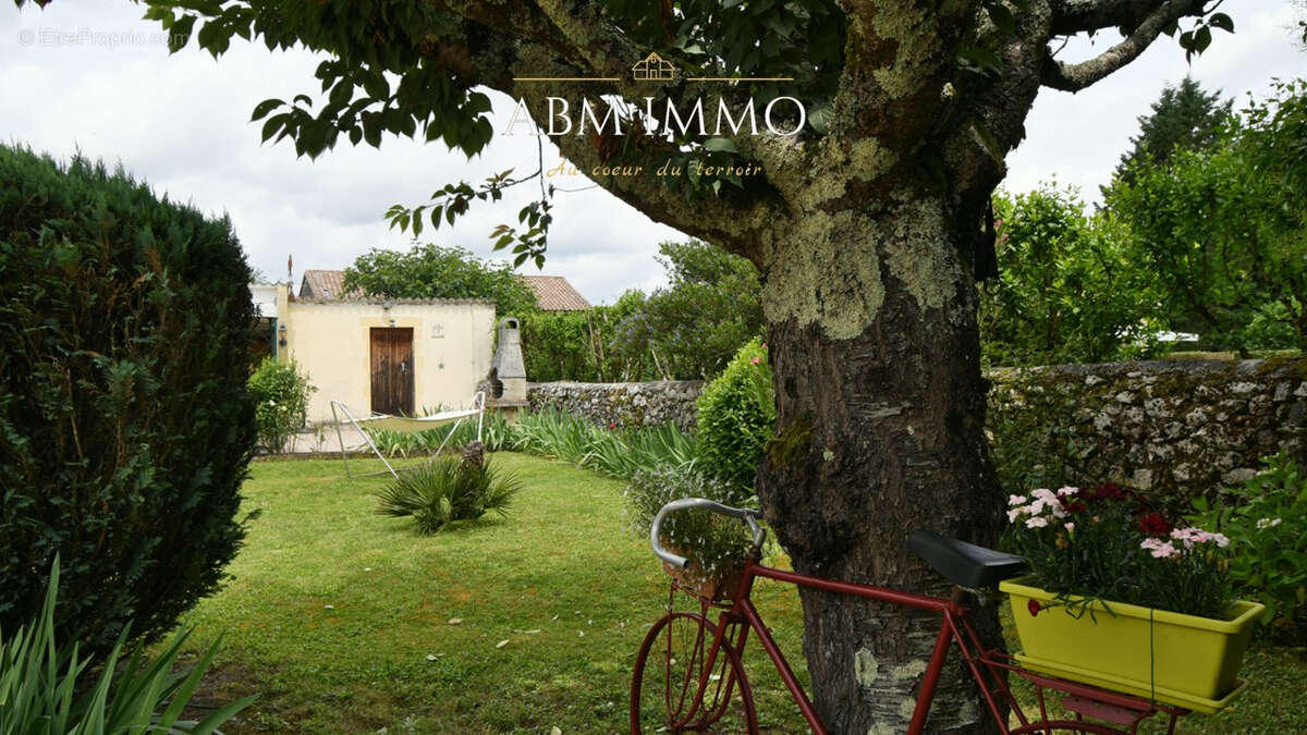 Maison à PESSAC-SUR-DORDOGNE