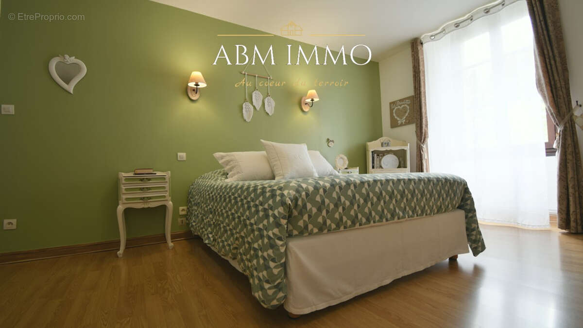 Maison à PESSAC-SUR-DORDOGNE