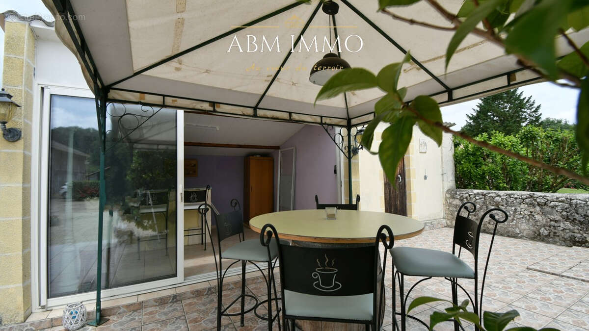 Maison à PESSAC-SUR-DORDOGNE