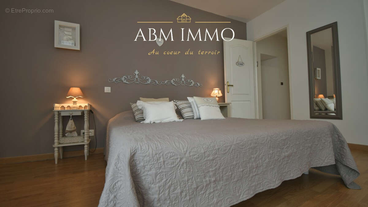 Maison à PESSAC-SUR-DORDOGNE