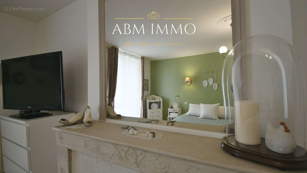 Maison à PESSAC-SUR-DORDOGNE