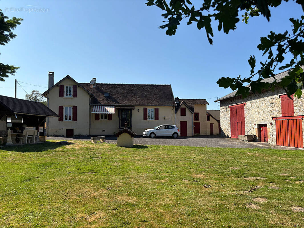Maison à SAINT-HILAIRE-LES-PLACES