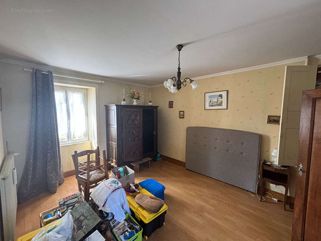 Maison à SAINT-HILAIRE-LES-PLACES