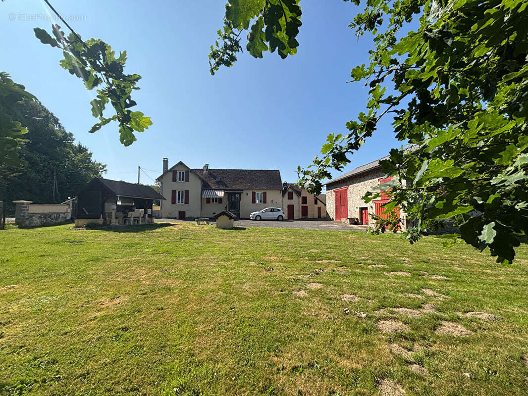 Maison à SAINT-HILAIRE-LES-PLACES