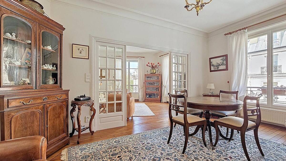 Photo 1 - Appartement à PARIS-11E