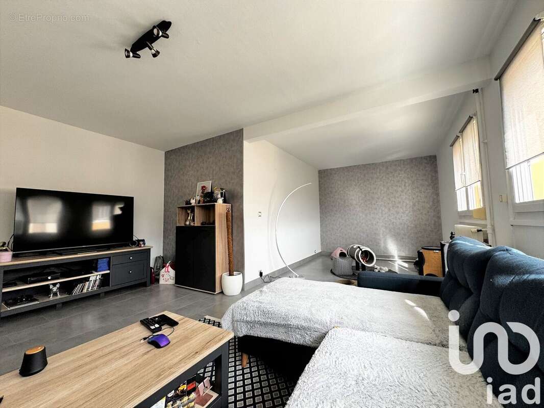 Photo 2 - Appartement à DEVILLE-LES-ROUEN