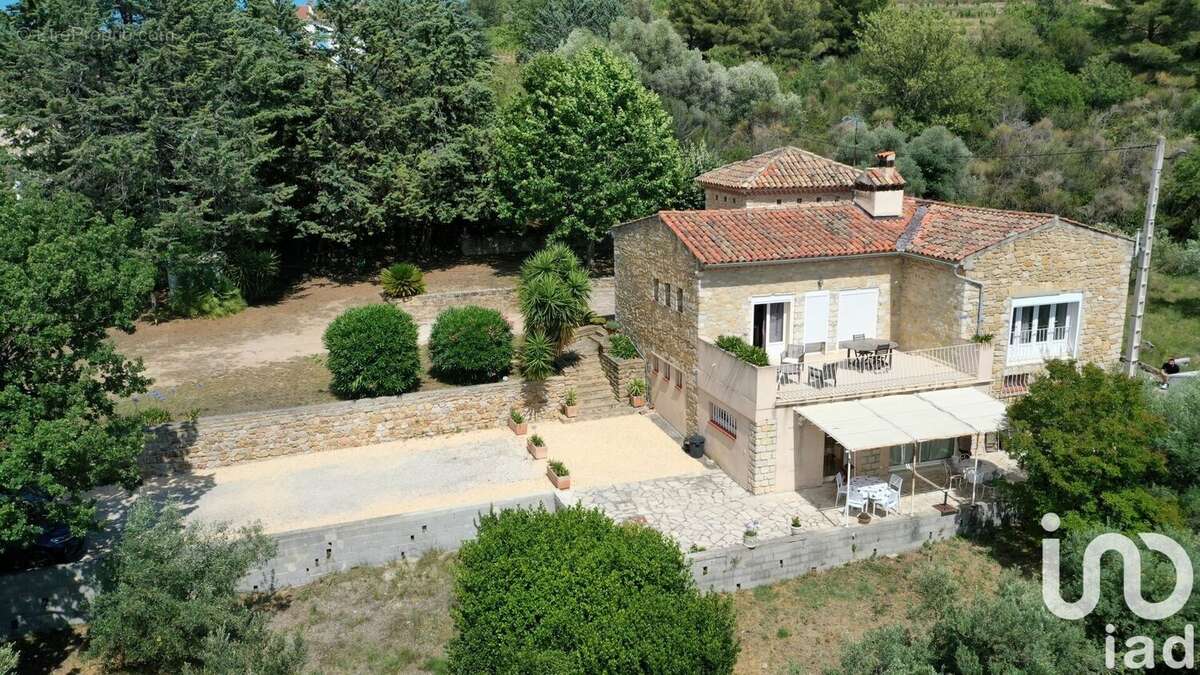 Photo 6 - Maison à LE CASTELLET