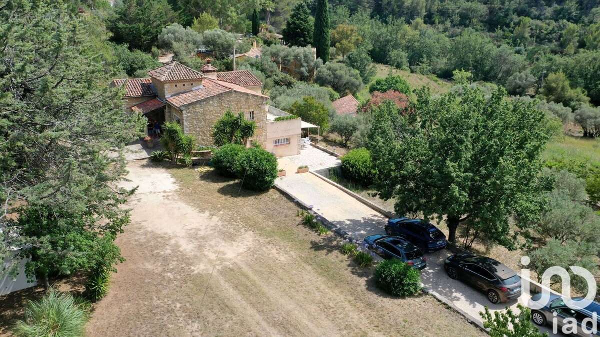 Photo 7 - Maison à LE CASTELLET