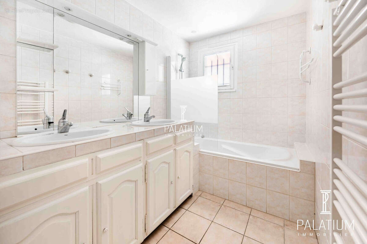 Maison à GREOUX-LES-BAINS