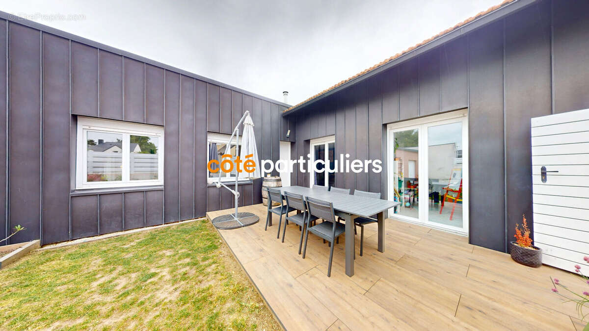 Maison à SAINTE-LUCE-SUR-LOIRE