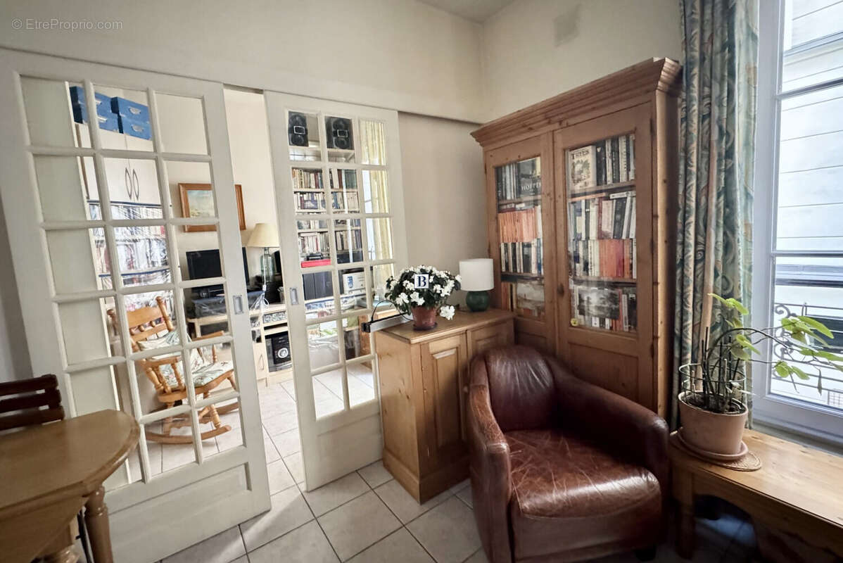 Appartement à PARIS-7E